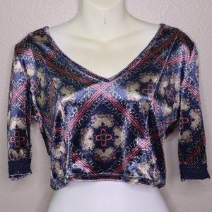 🤩Velvet Vintage print crop shirt